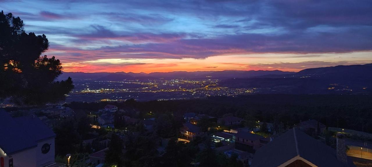 Acogedor apartamento con fantásticas vistas. La Zubia  Exterior foto